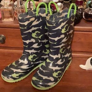 Boys Green and Blue Zoogz Shark Rain Boots